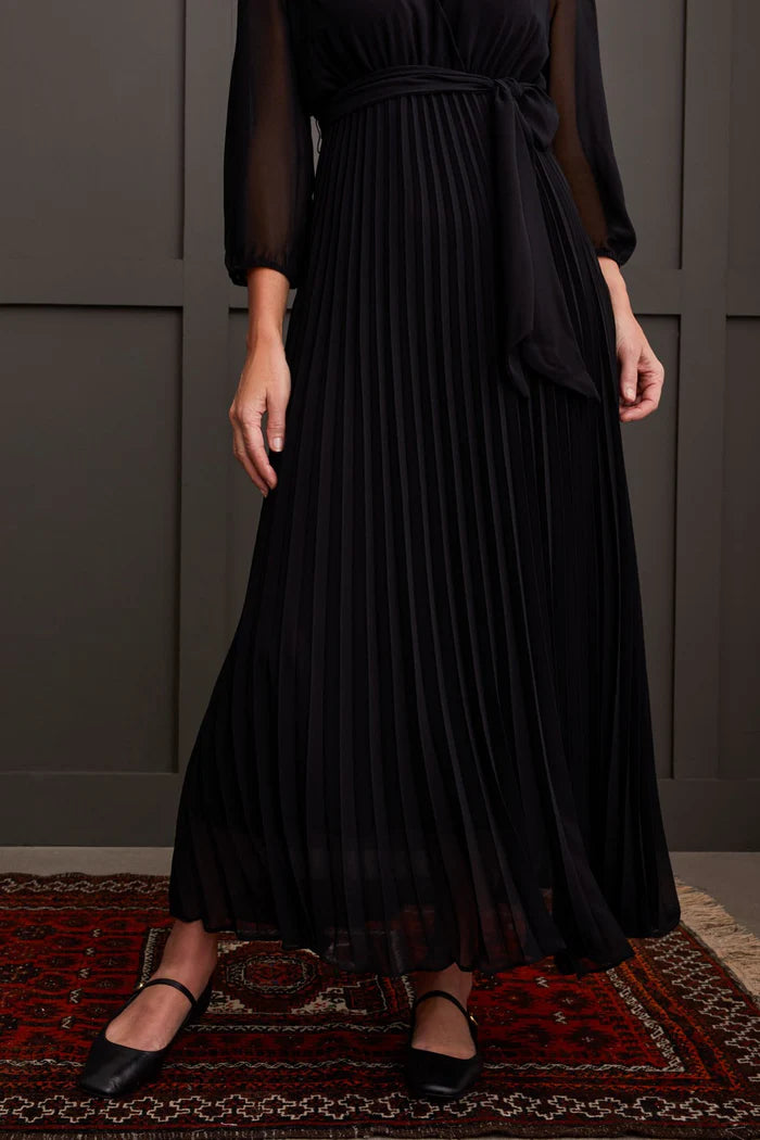 Femme Plisse V-Neck Maxi DRESS-TRIBAL 4 / Black