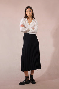 LADIES KNITTED PLEAT SKIRT-BLACK-MOLLY BRACKEN