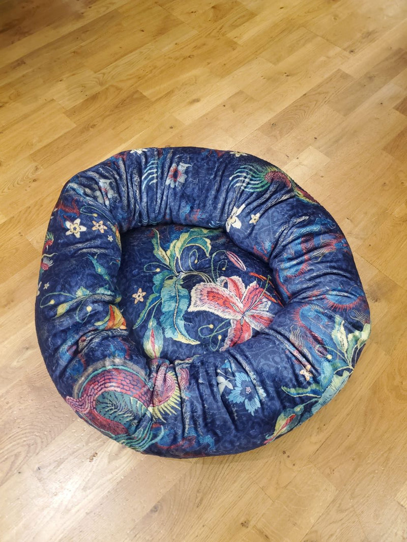 LEGENDARY SMALL DOG BED-JOHNNY WAS