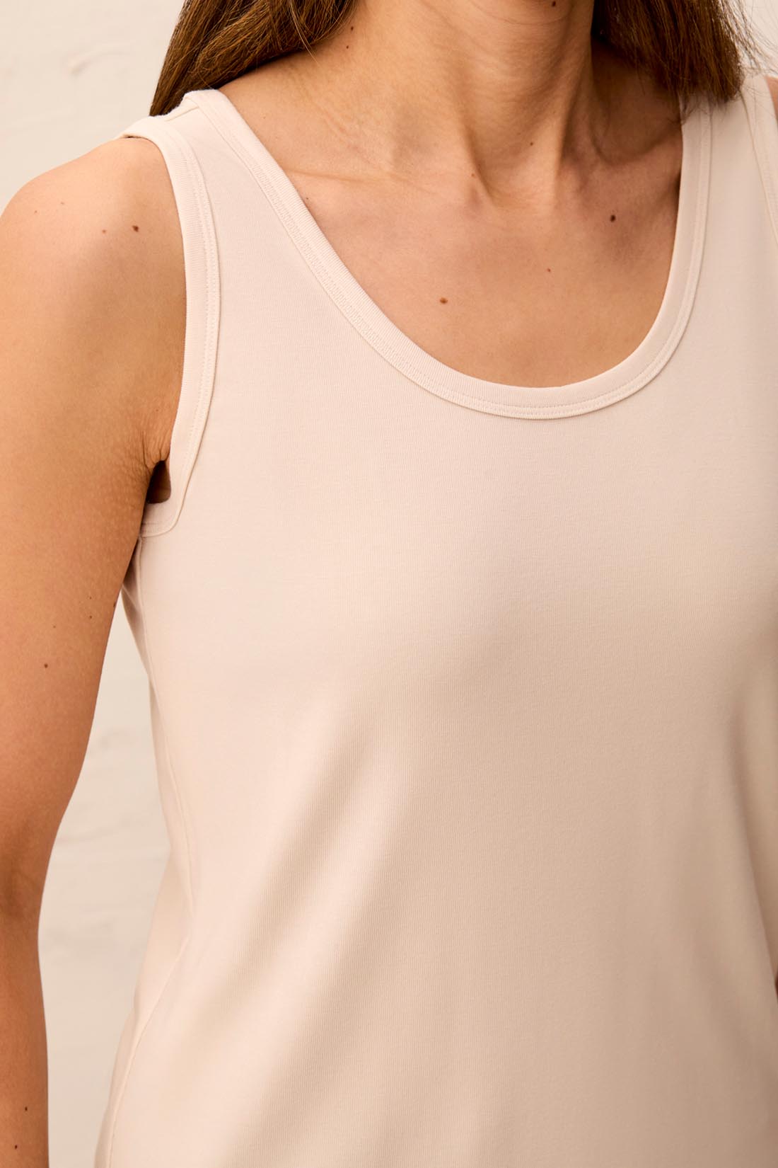 ESSENTIALS BASIC SCOOP TANK-MOONSTONE-TRIBAL