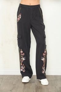 TENCEL TWILL CARGO PANT W/EMBROIDERY-BLACK-PAPARAZZI