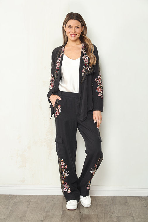 TENCEL TWILL CARGO PANT W/EMBROIDERY-BLACK-PAPARAZZI