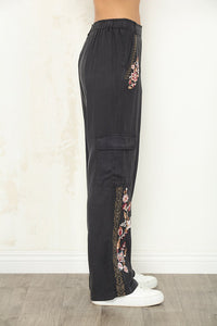 TENCEL TWILL CARGO PANT W/EMBROIDERY-BLACK-PAPARAZZI
