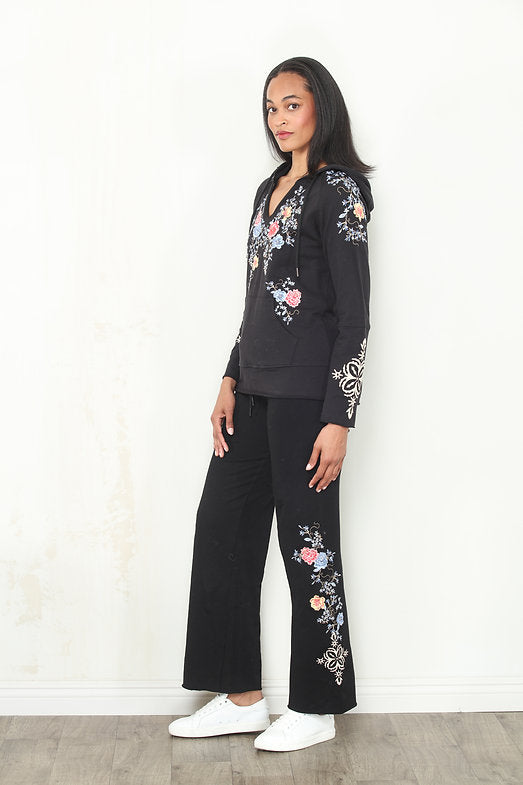 FRENCH TERRY WIDE LEG W/EMBROIDERY-BLACK-PAPARAZZI