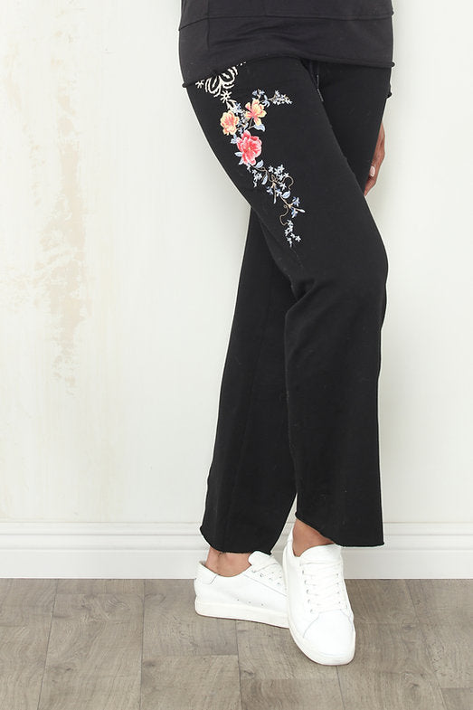 FRENCH TERRY WIDE LEG W/EMBROIDERY-BLACK-PAPARAZZI