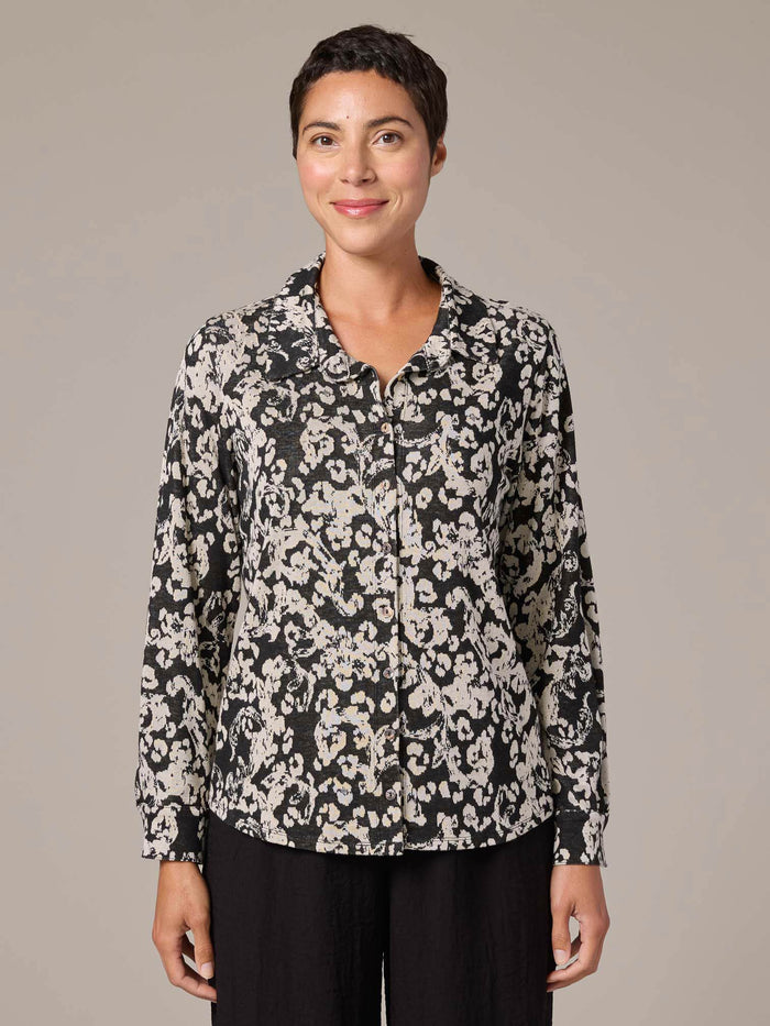 FITTED FLORAL JACQUARD BLOUSE-LAUNDERED-CUT LOOSE