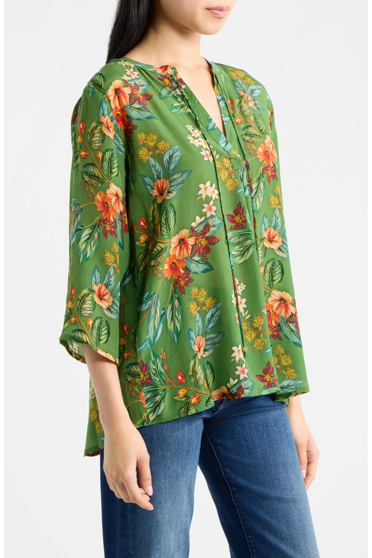 GREEN HIBISCUS V-NECK W/ TASSEL BLOUSE-APNY