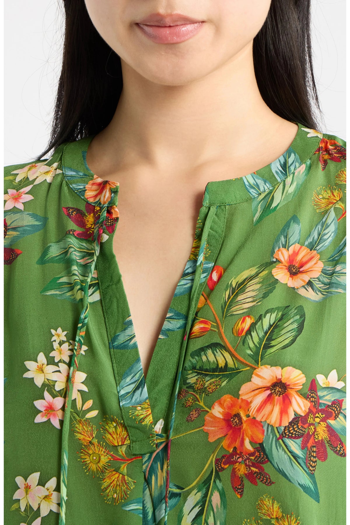 GREEN HIBISCUS V-NECK W/ TASSEL BLOUSE-APNY