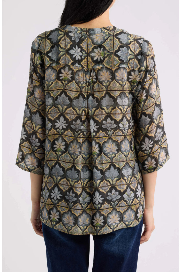 SAGE AND PEWTER LOTUS V-NECK W/ TASSEL BLOUSE-APNY
