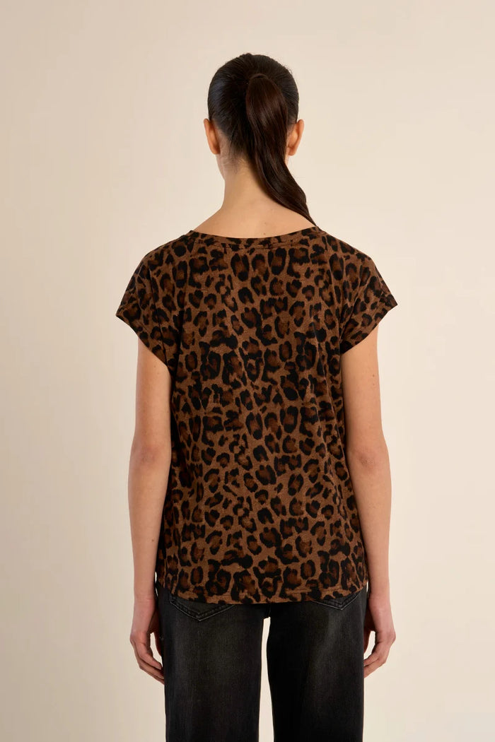 LEOPARD V-NECK T-SHIRT-CAMEL-MOLLY BRACKEN