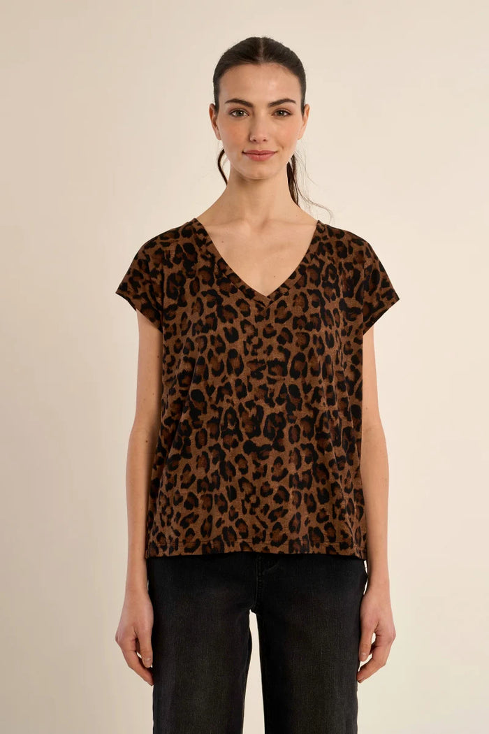 LEOPARD V-NECK T-SHIRT-CAMEL-MOLLY BRACKEN