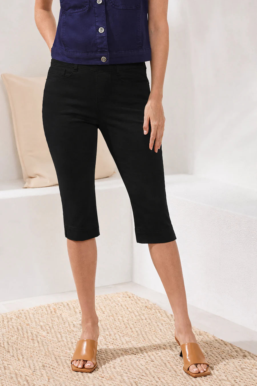 AUDREY BOUNDLESS PULL ON PEDAL PUSHER JEAN-BLACK-TRIBAL