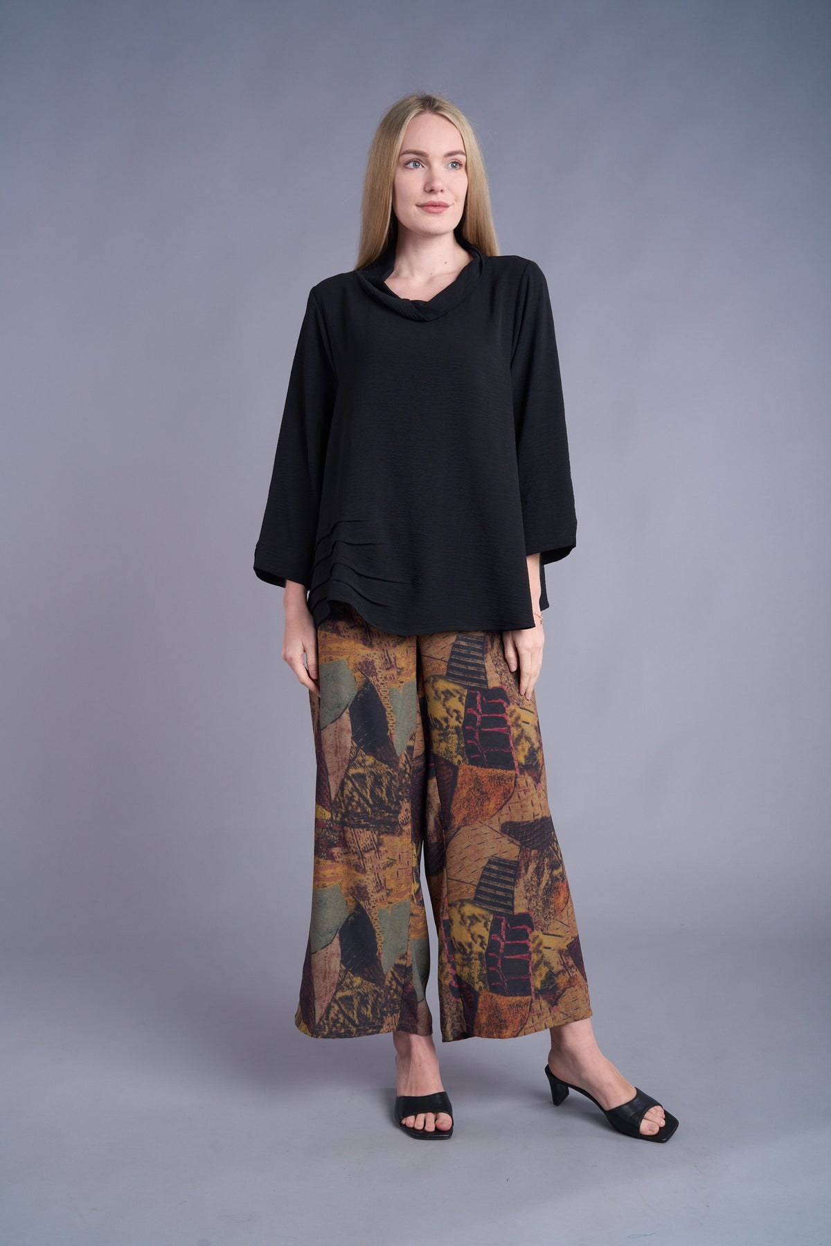 MOCK NECK RUCHED SIDE DETAIL-BLACK-SHANA