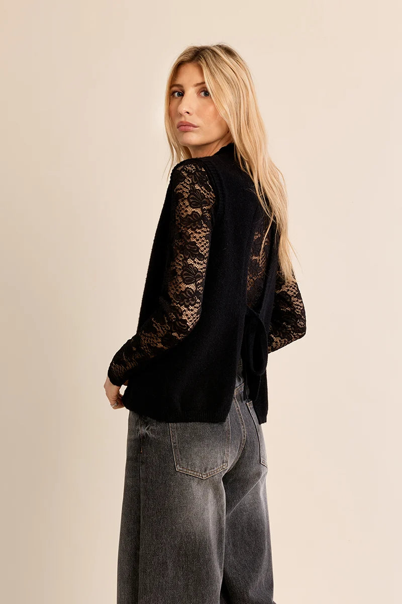 LACE UNDERSHIRT-BLACK-MOLLY BRACKEN