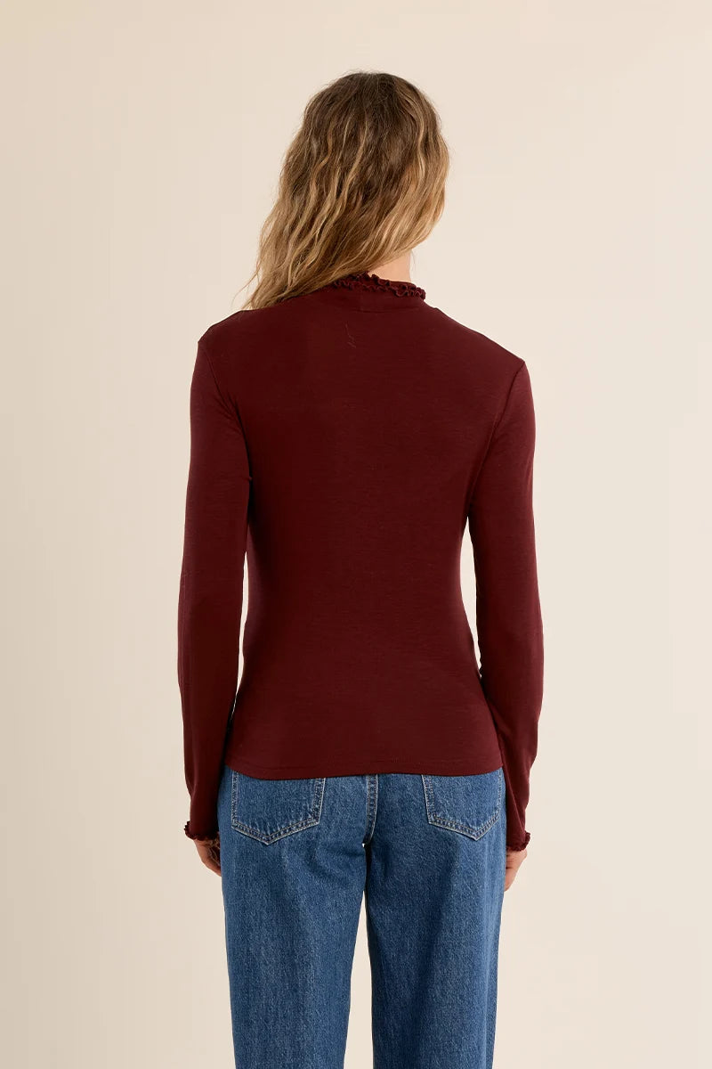 SCALLOPED COLLAR UNDERSHIRT-DARK RED-MOLLY BRACKEN