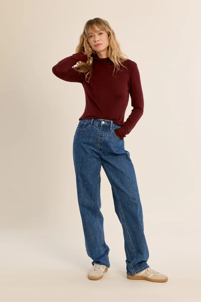 SCALLOPED COLLAR UNDERSHIRT-DARK RED-MOLLY BRACKEN