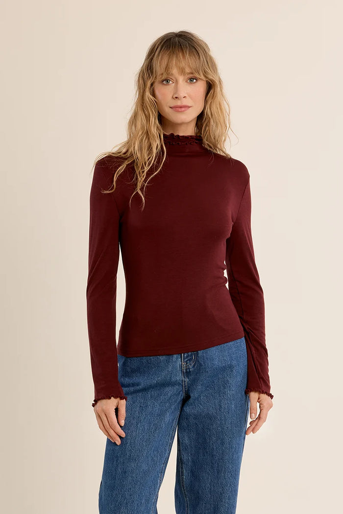 SCALLOPED COLLAR UNDERSHIRT-DARK RED-MOLLY BRACKEN