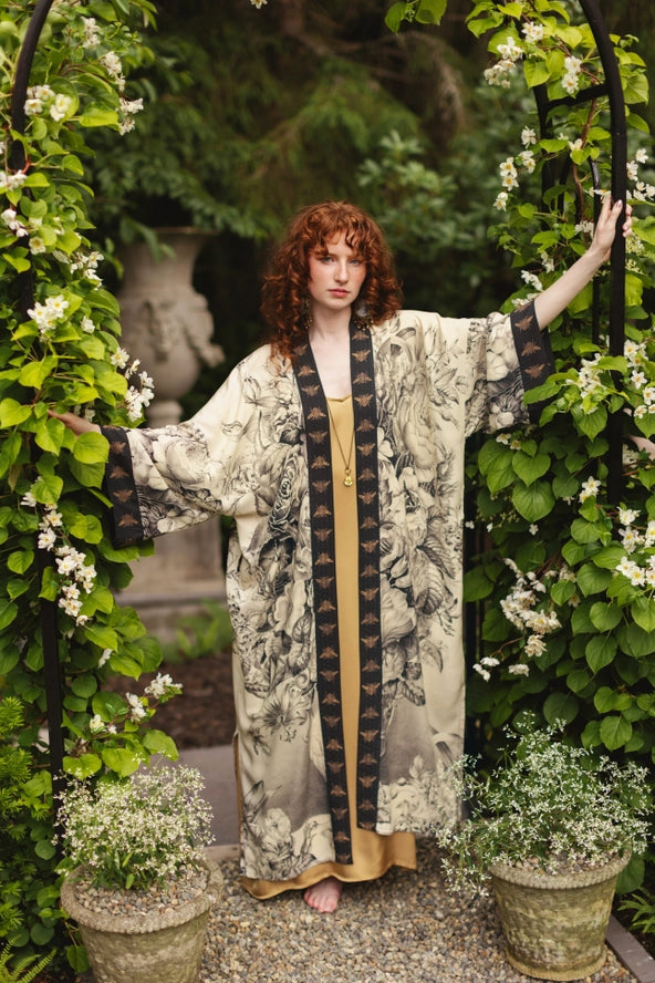HONEY & THE MOON OPERA DUSTER KIMONO ROBE-MARKET OF STARS