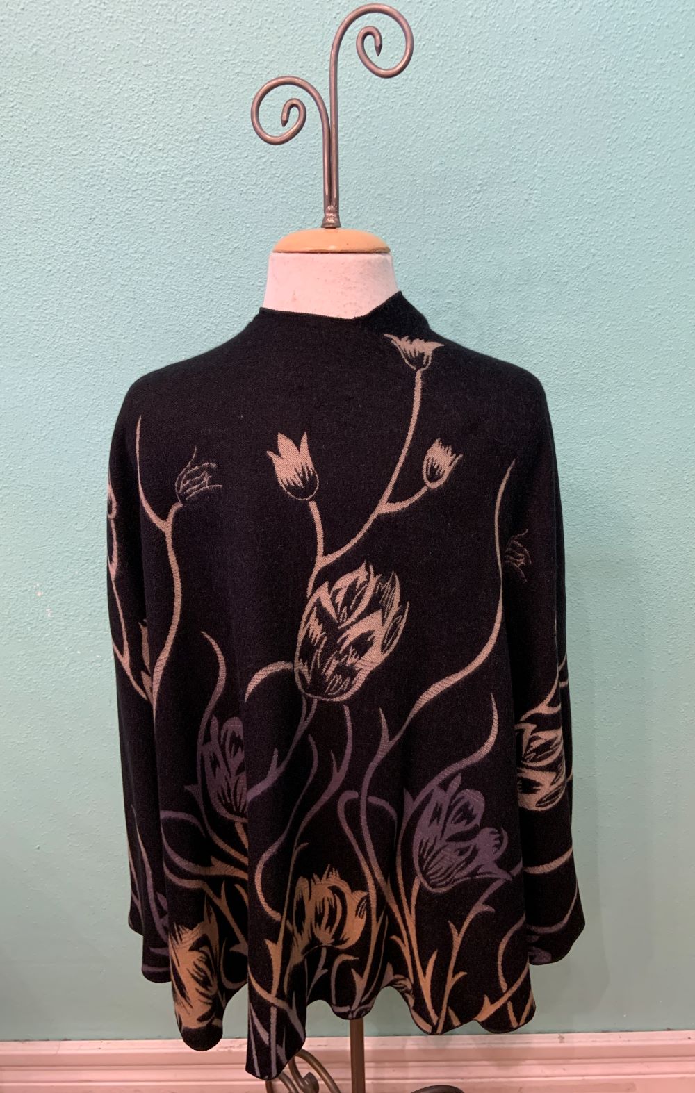 REVERSIBLE CASHMERE SHAWL W/LOOP -RAPTI FASHIONS