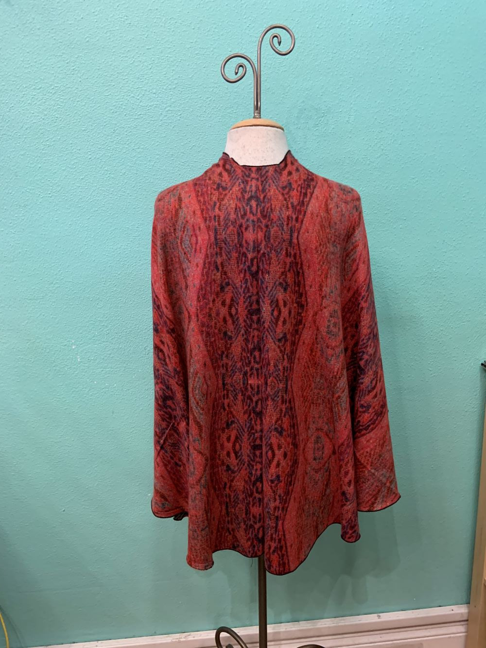 REVERSIBLE CASHMERE SHAWL W/LOOP -RAPTI FASHIONS