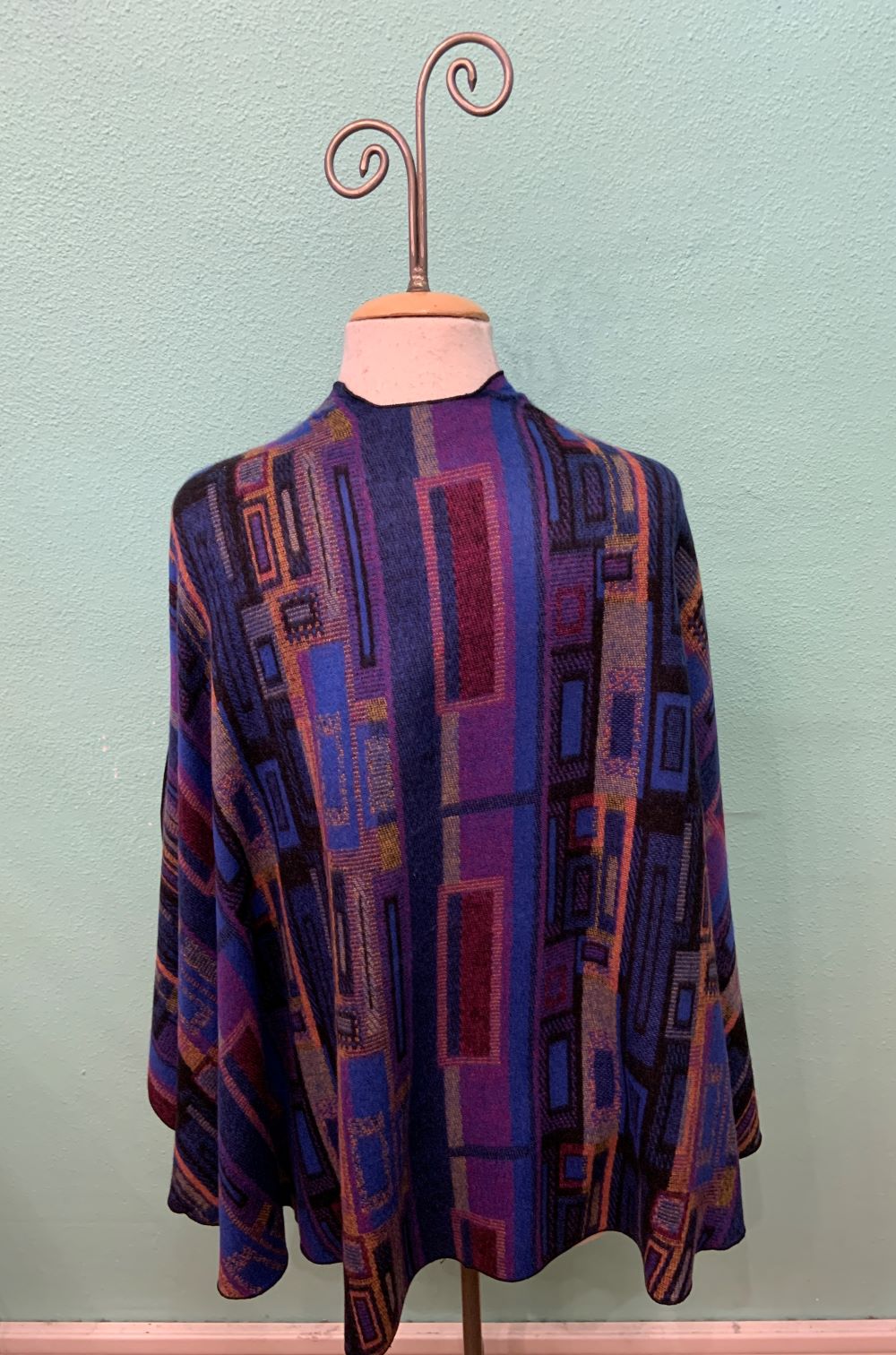 REVERSIBLE CASHMERE SHAWL W/LOOP -RAPTI FASHIONS