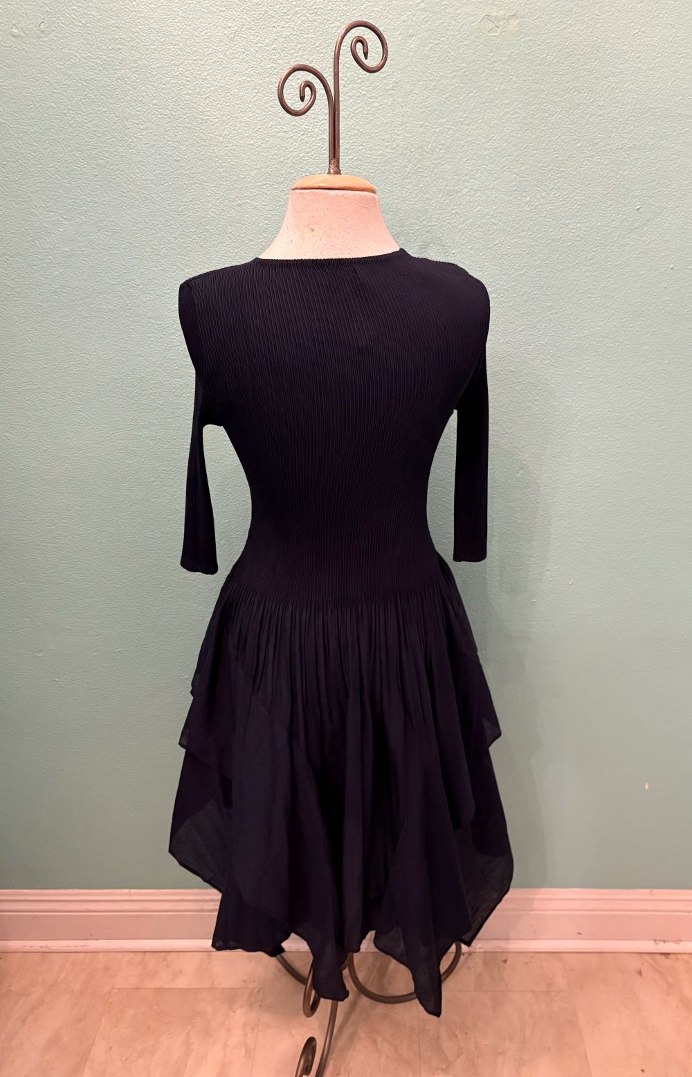 V-NECK HANKY DRESS-NAVY-JOURNEY