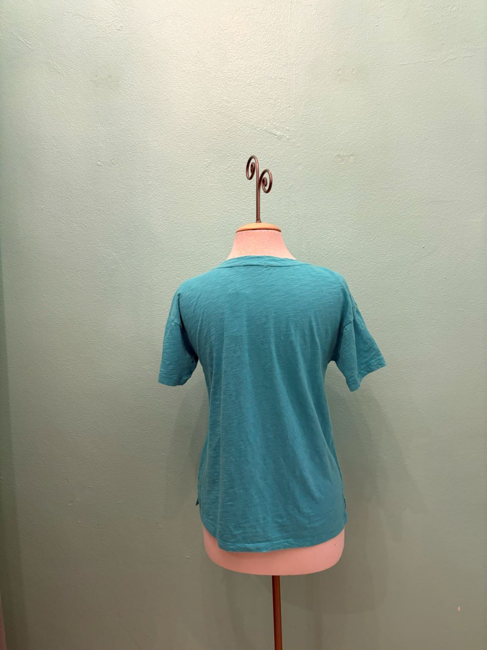 SHORT SLEEVE V-NECK BOXY TEE-BELIZE-MODODOC