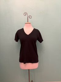 SHORT SLEEVE V-NECK BOXY TEE-BLACK-MODODOC