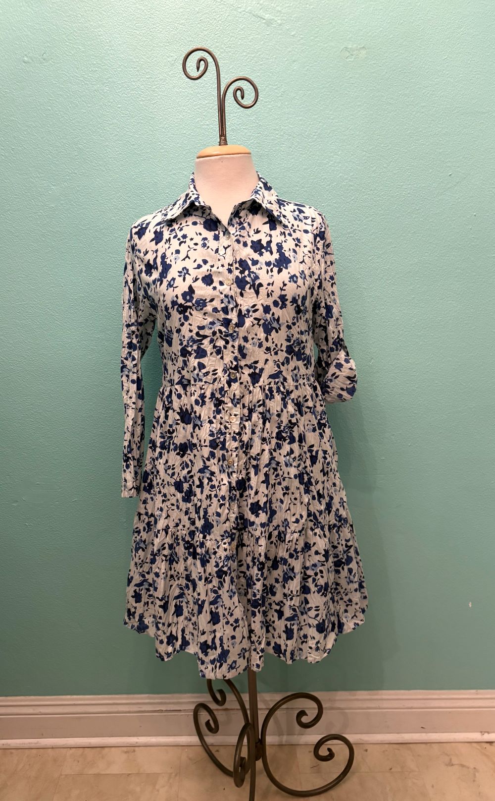 JUNE BUTTONDOWN WHITE/BLUE DITSY FLORAL-DRESS ADDICT