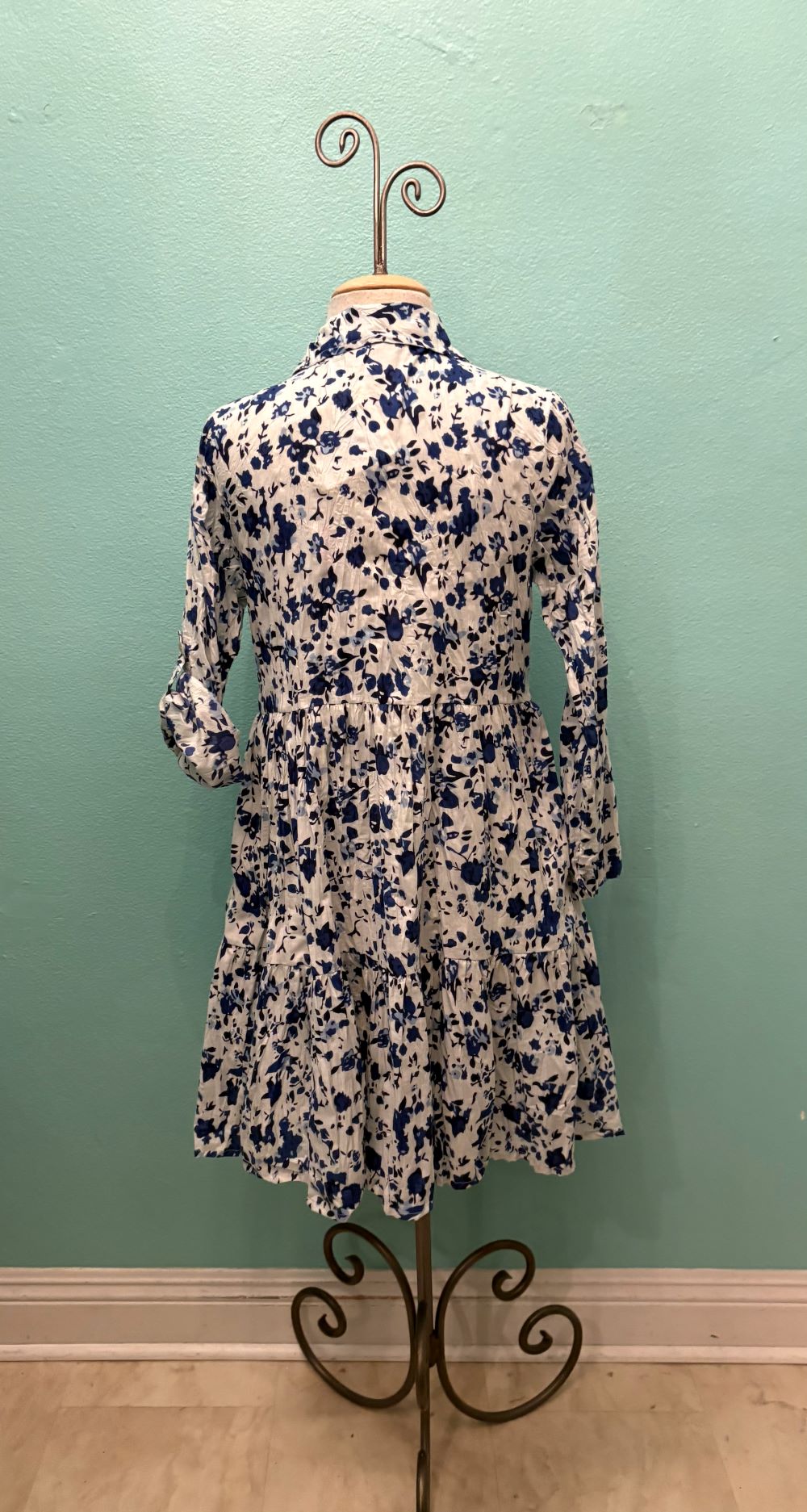 JUNE BUTTONDOWN WHITE/BLUE DITSY FLORAL-DRESS ADDICT