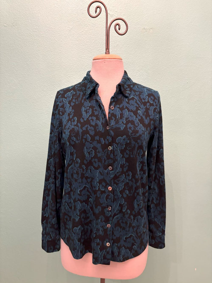 FITTED FLORAL JACQUARD BLOUSE-PEACOCK-CUT LOOSE