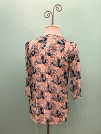 TULIP FLORAL V-NECK W/ TASSEL BLOUSE-APNY