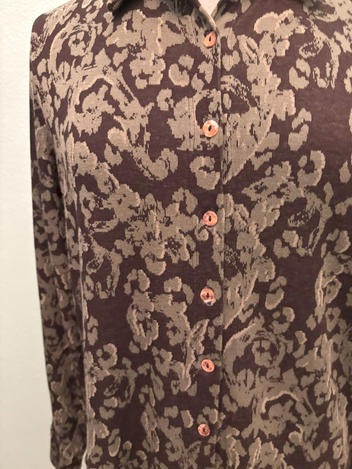 FITTED FLORAL JACQUARD BLOUSE-SUCCULENT-CUT LOOSE