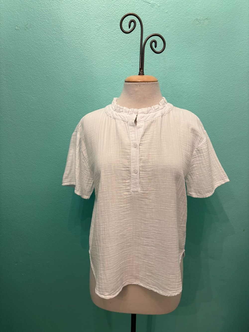 S/S GAUZE RUFFLE NECK HENLEY TOP-WHITE-MODODOC