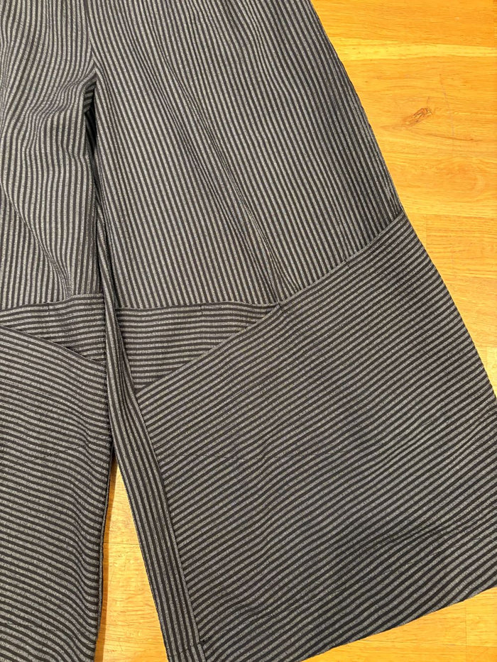 STRIPE WIDE LEG CROP PANT-MOONLIGHT
