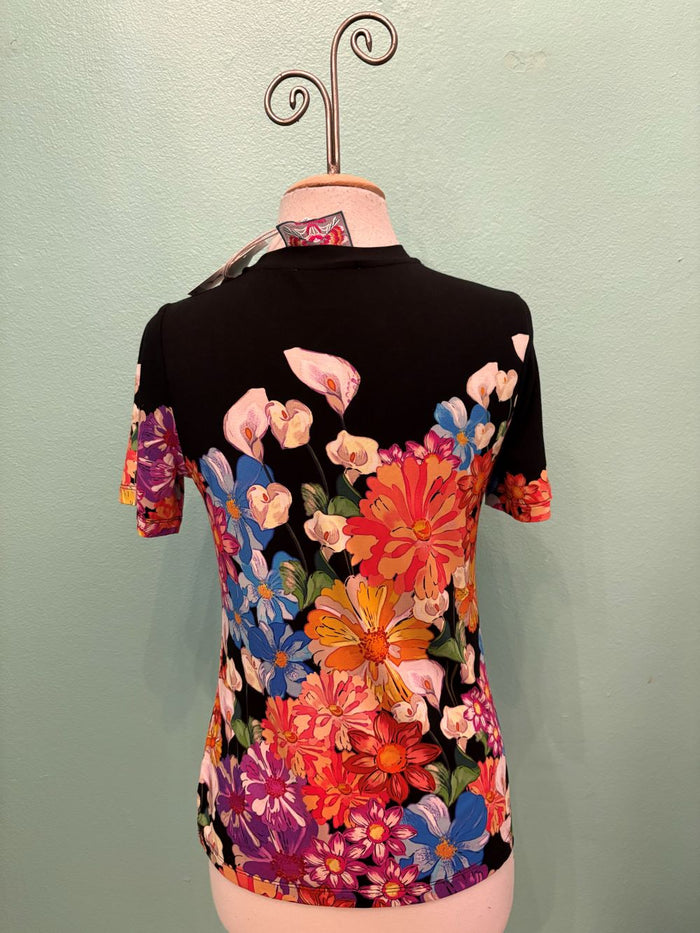 THE JANIE FAV SHORT SLEEVE CREW TEE-GERBERA SCARF-JOHNNY WAS