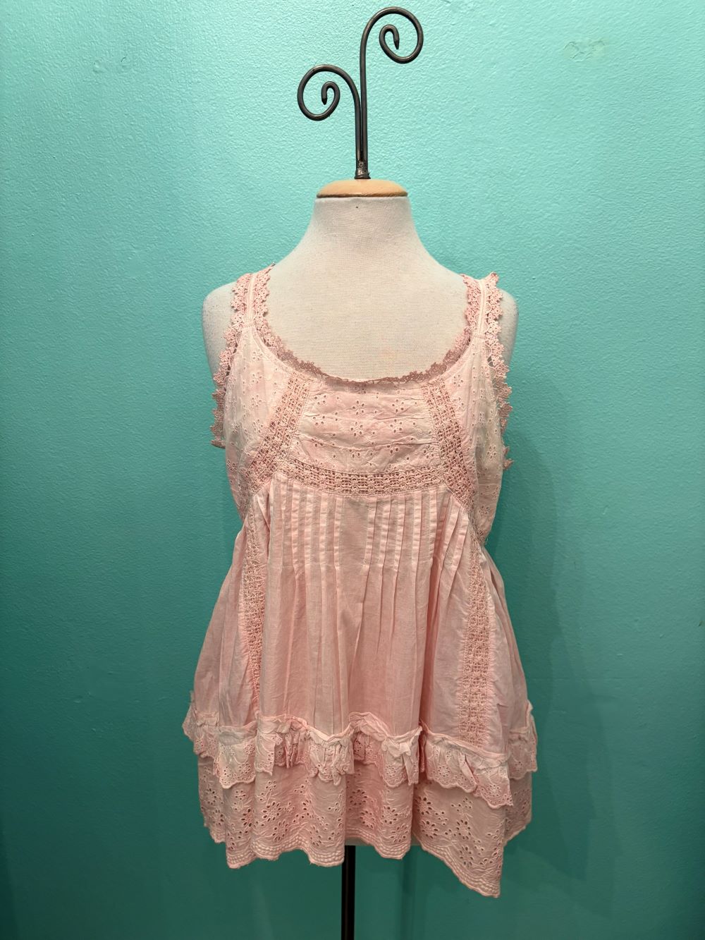 STRAPPY TANK WITH RUFFLES AND LACE-PINK-PAPER LACE