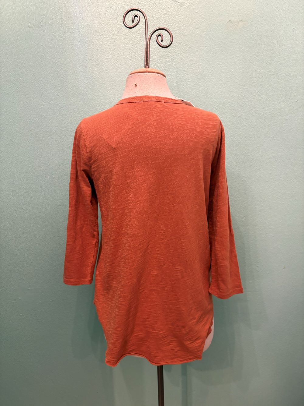 3/4 SLEEVE TEE W/CURVE HEM-HONEY GLAZE-MODODOC