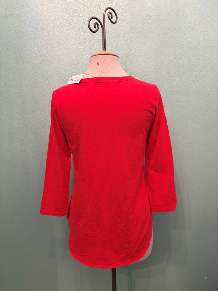 3/4 SLEEVE TEE W/CURVE HEM-FIERY GLOW-MODODOC