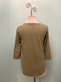 3/4 SLEEVE TEE W/CURVE HEM-HAZEL-MODODOC