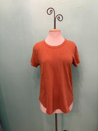 CREW NECK TEE W/CURVE HEM-HONEY GLAZE-MODODOC
