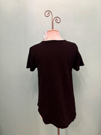 CREW NECK TEE W/CURVE HEM-BLACK-MODODOC
