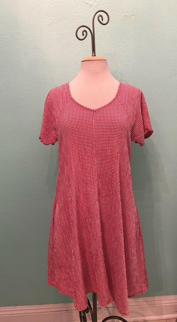 CRINKLE CHECK V-NECK SWING DRESS-CHERRY-CUT LOOSE