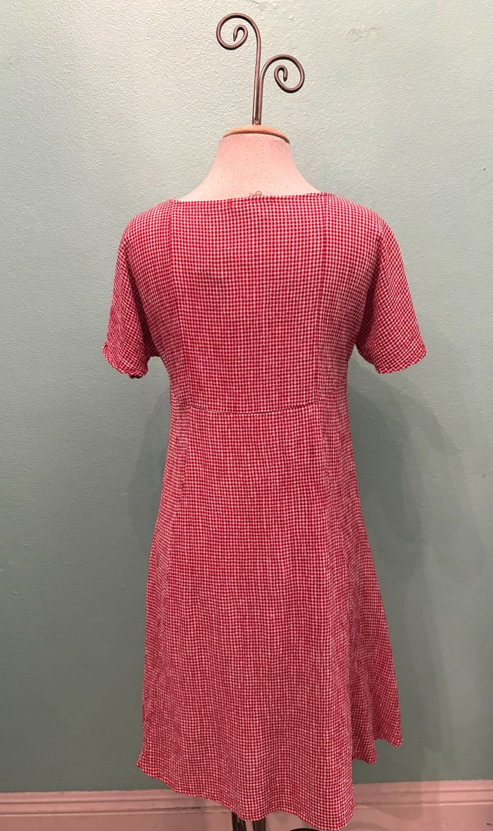 CRINKLE CHECK V-NECK SWING DRESS-CHERRY-CUT LOOSE