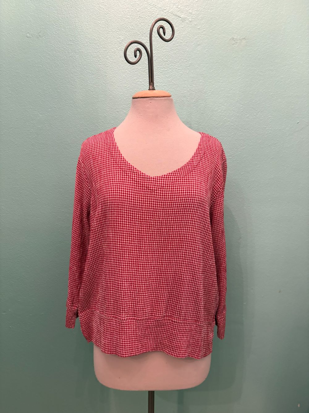 CHECK V-NECK W/VENT 3/4 SLV-CHERRY-CUT LOOSE