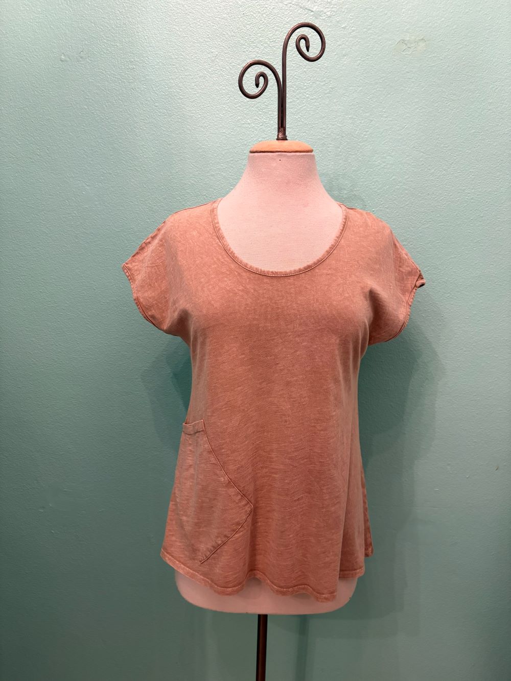 SCOOP CAP SLEEVE TEE W/POCKET-OAT-COTTON LANI