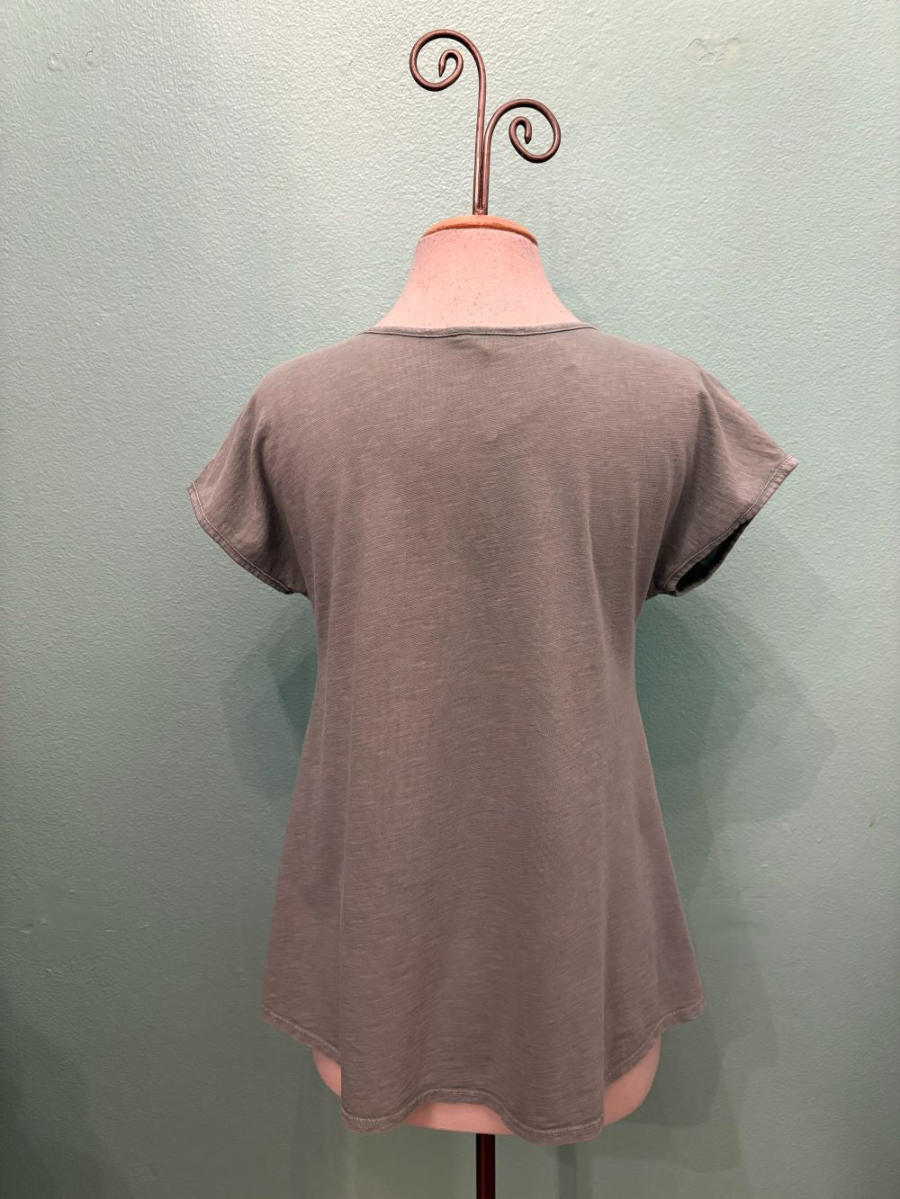 SCOOP CAP SLEEVE TEE W/POCKET-SAGE-COTTON LANI