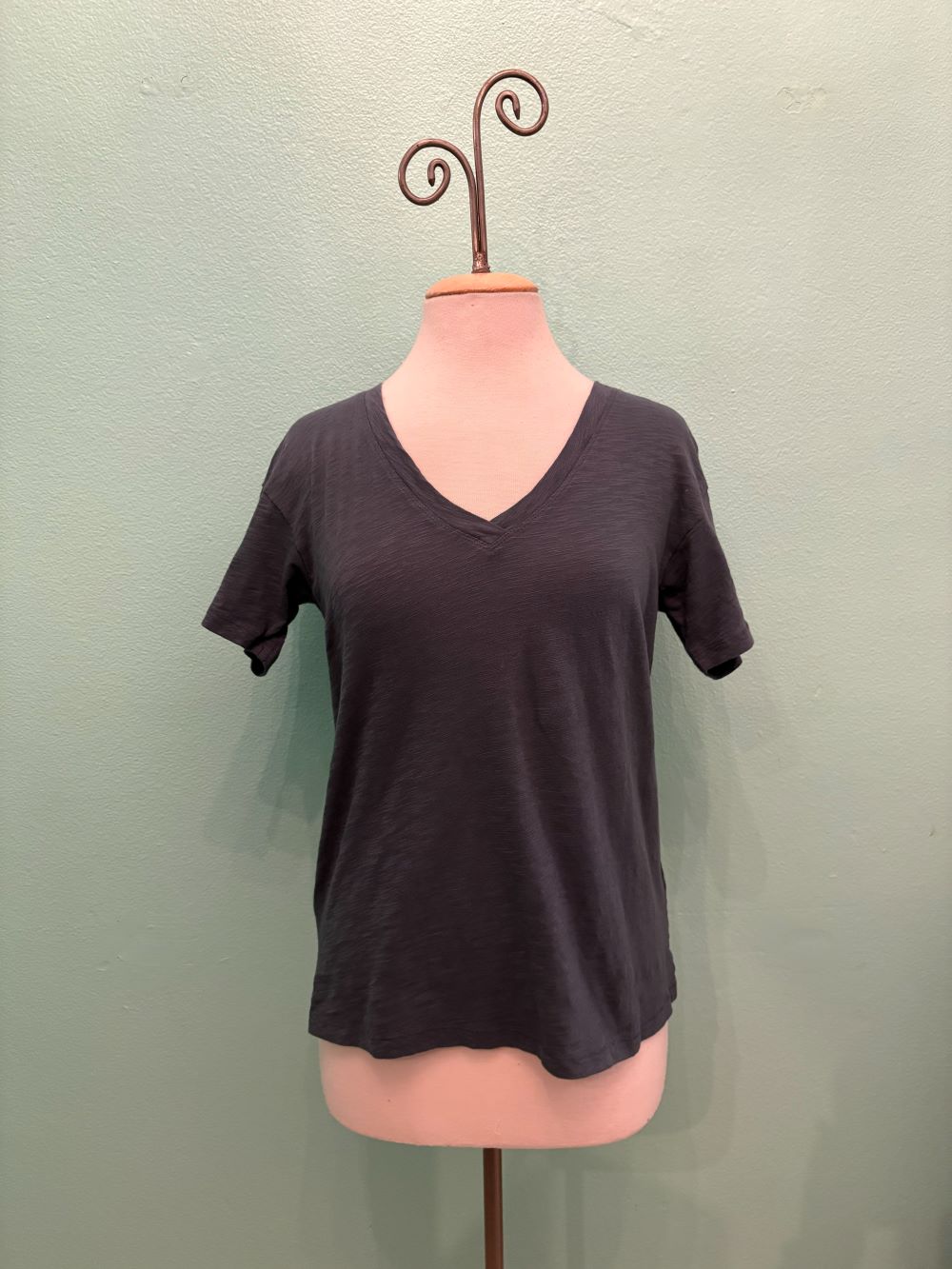 SHORT SLEEVE V-NECK BOXY TEE-NIGHT ORCHID-MODODOC