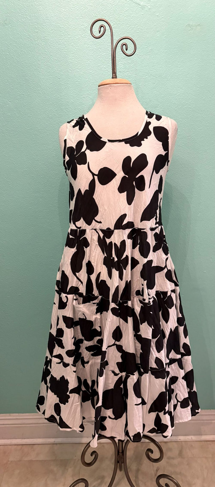 JOY DRESS-BLACK/WHITE-DRESS ADDIC
