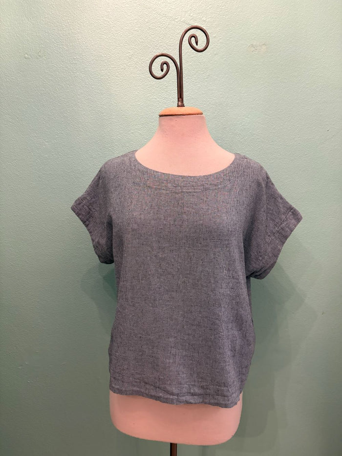 S/S CROSSHATCH CROP TOP-BELLFLOWER-CUT LOOSE